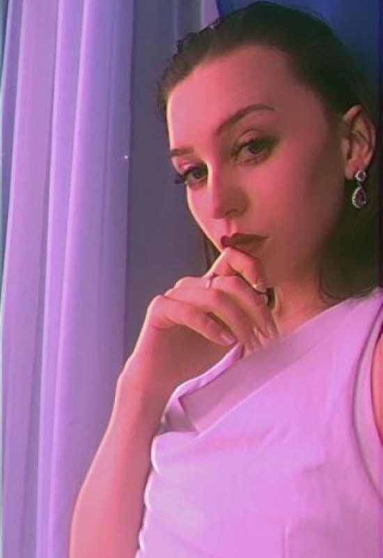 Léonie • 27 • Russia