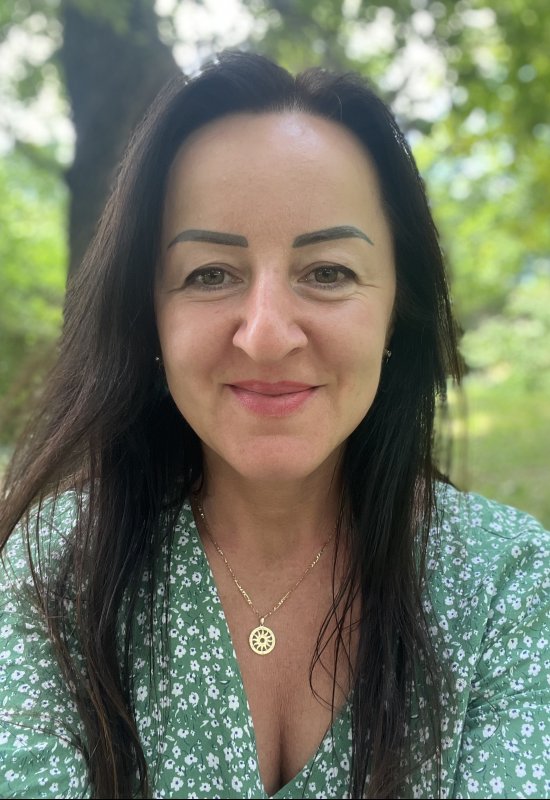 Natalua • 44 • Czechia