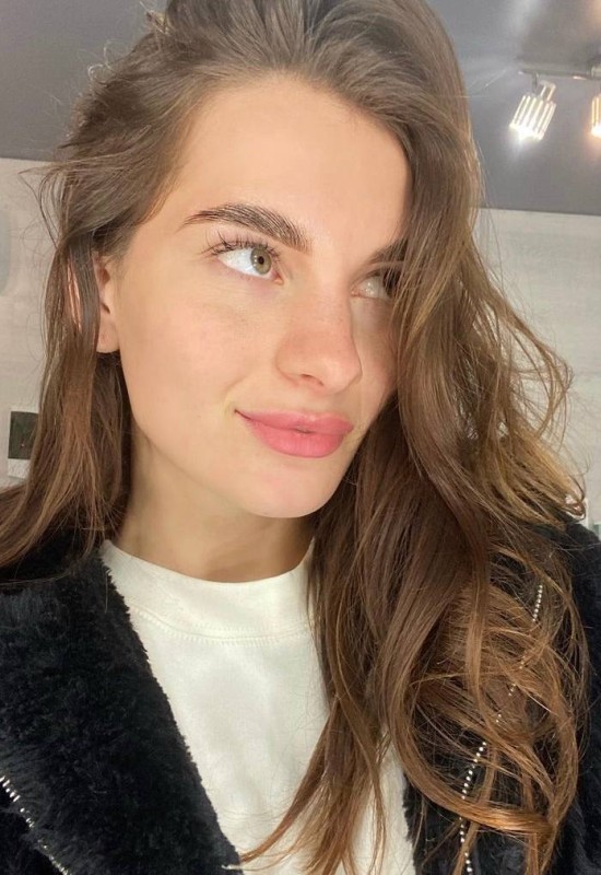 Olya • 24 • Ukraine 🇺🇦