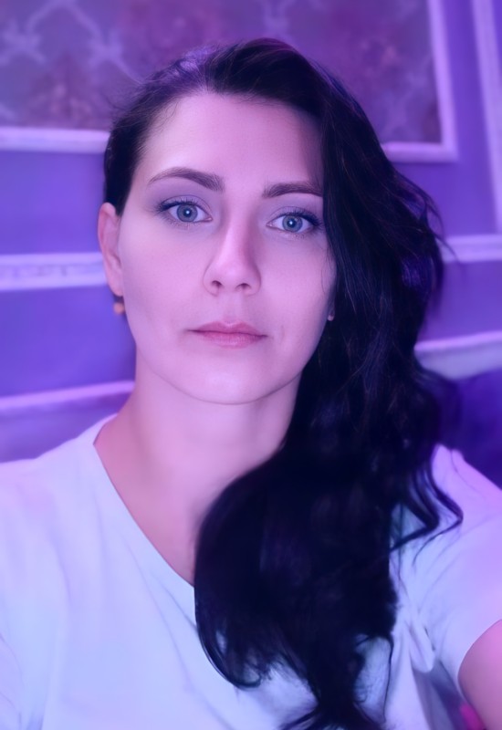 Ksenia • 38 • Russie