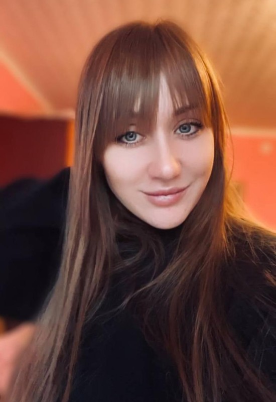 Karina • 32 • Russia