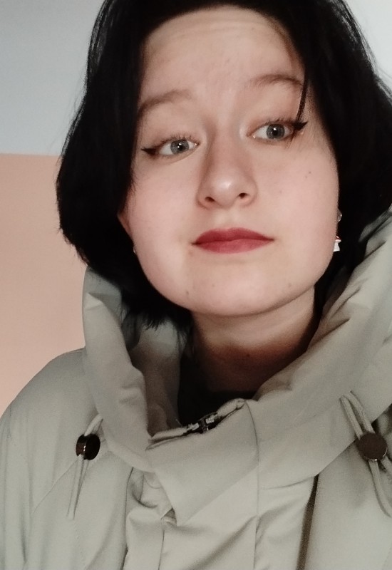 Rina • 20 • Russie