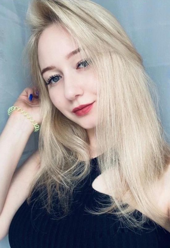 Sofia • 23 • Росія