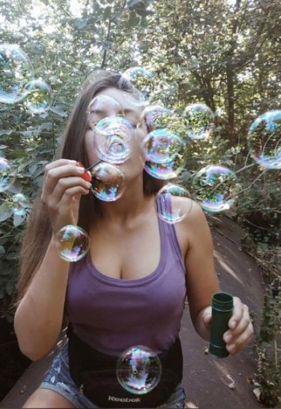 Viktoria • 29 • Ukraine