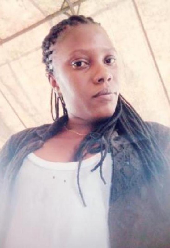 Esther tatiana • 34 • France