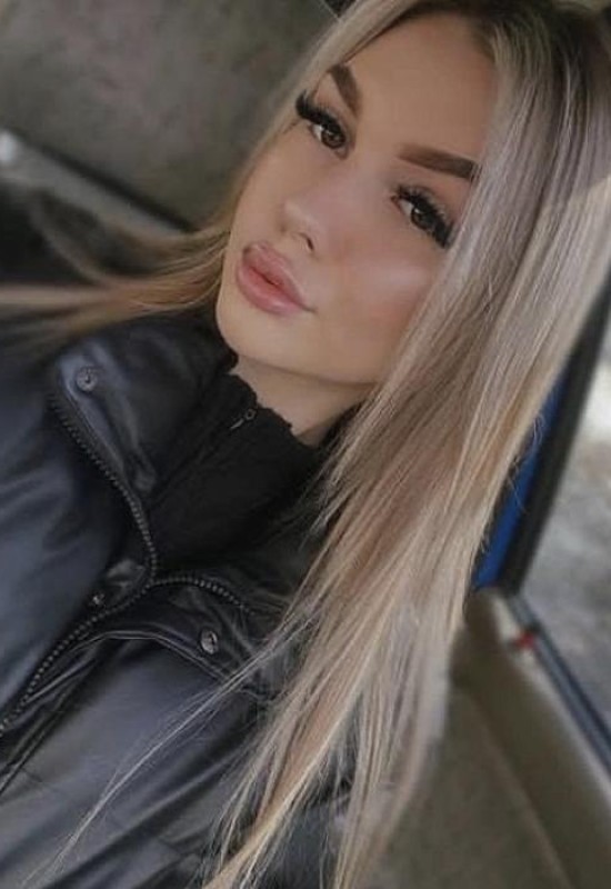 Neizvestnaya • 24 • Russie