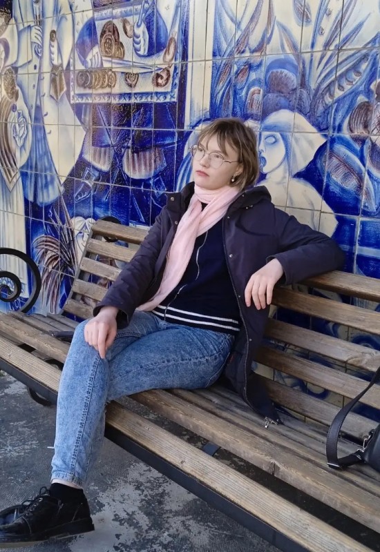 Viktoria • 20 • Russie