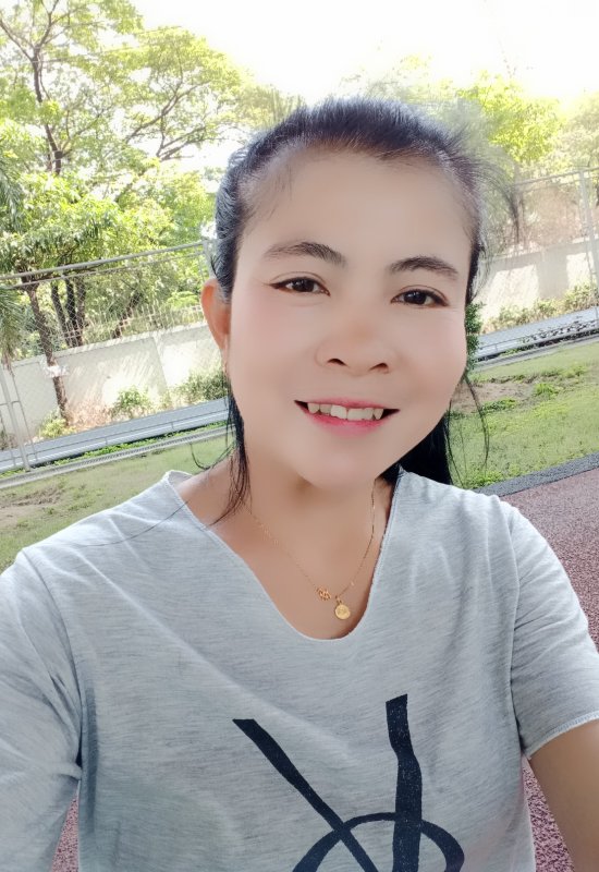 Sudaporn • 47 • Thaïlande
