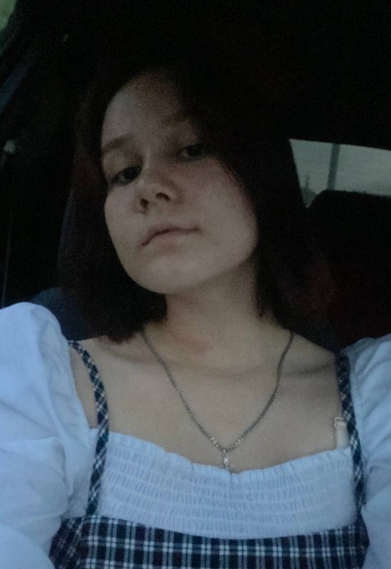 Anna • 20 • Russia