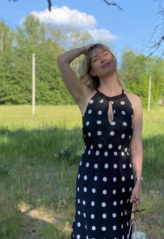 Valerie • 42 • France