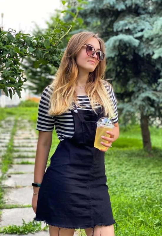 Vika • 22 • Украина