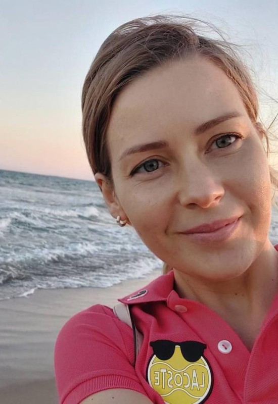 Vladislava • 39 • Ukraine 🇺🇦