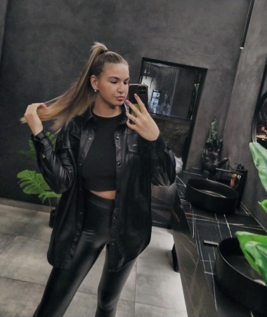 Juliana, 23