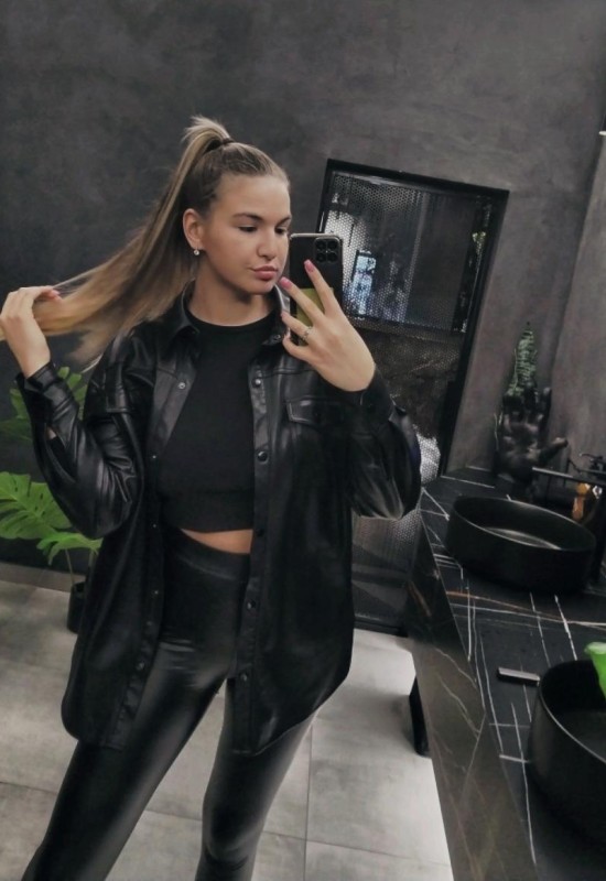 Juliana • 23 • Russia