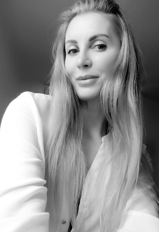 Katerina • 45 • Russia