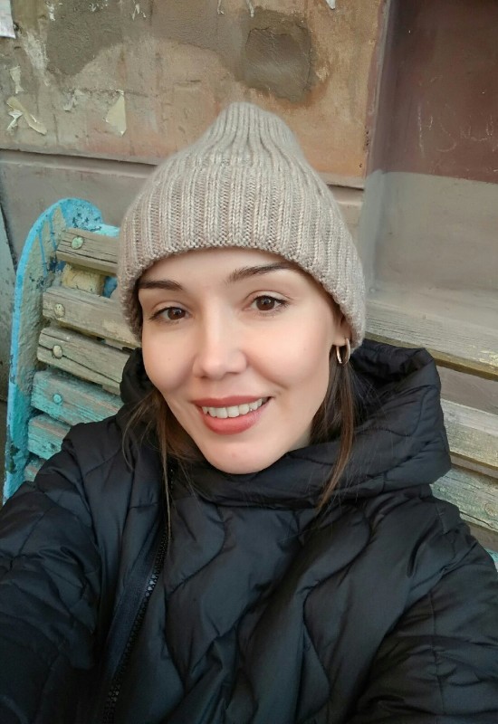 Anna • 44 • Russia