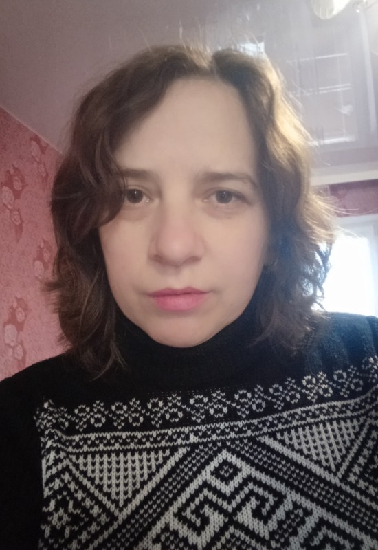 Olena • 43 • Україна