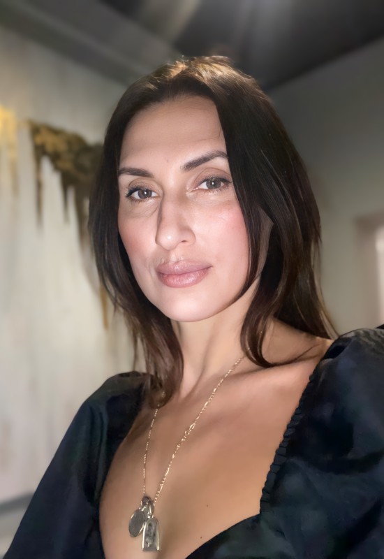 Yana • 45 • Russia