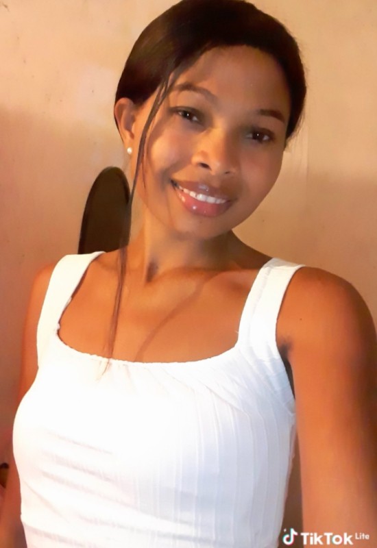 Nanie  • 30 • Madagascar