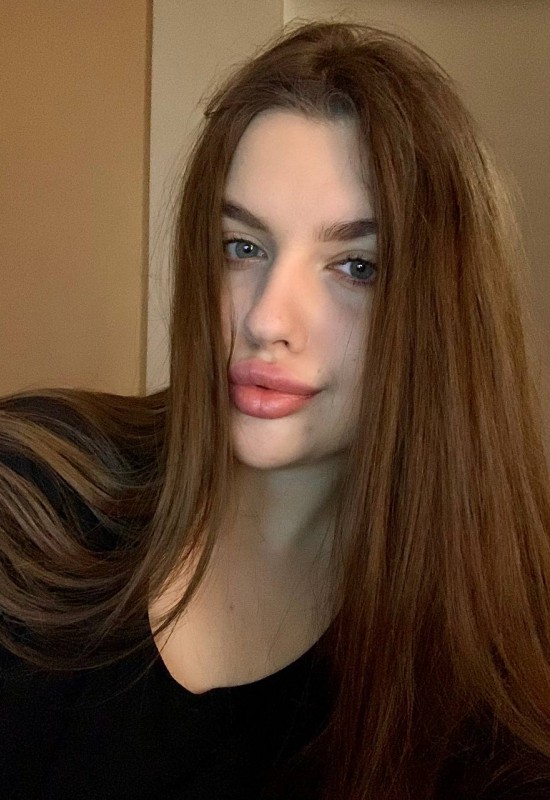 Julia • 23 • Ukraine 🇺🇦