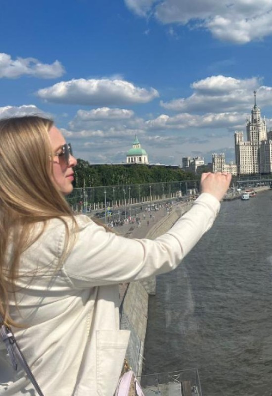 Julie • 51 • Russie