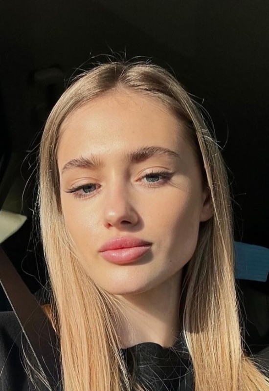 Olha • 24 • Ukraine