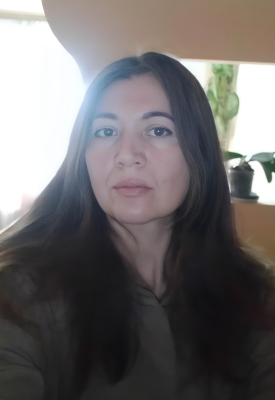 Yulia • 47 • Ukraine