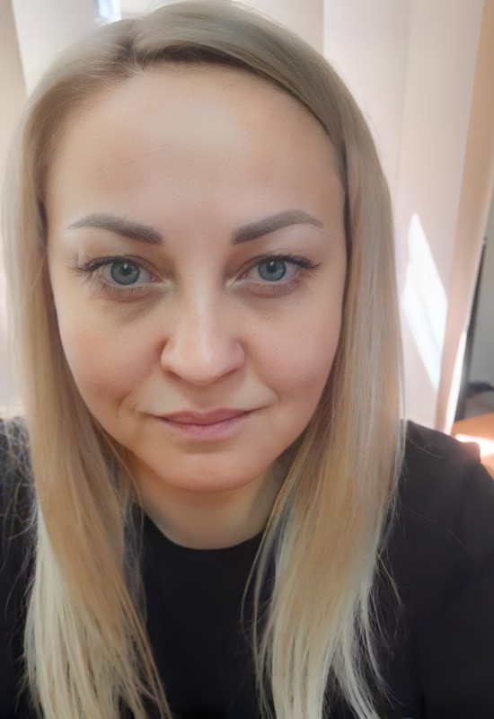 Viktoria • 46 • Україна