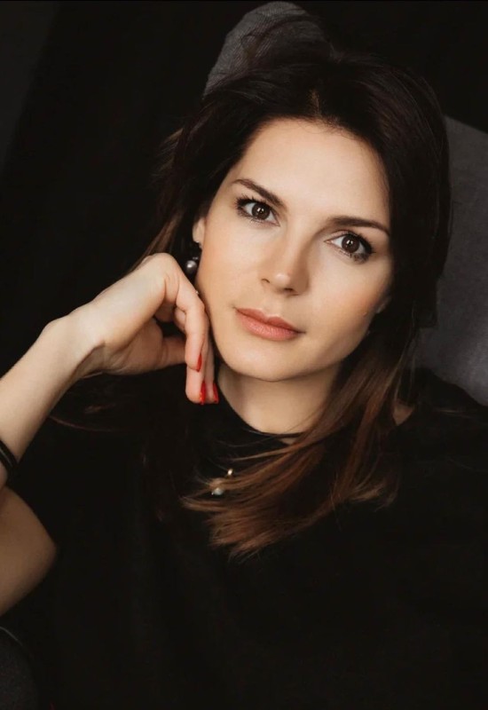 Olga • 39 • Ukraine