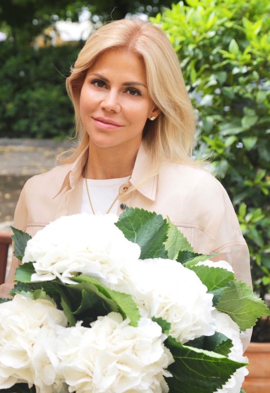 Viktoria • 47 • Ukraine