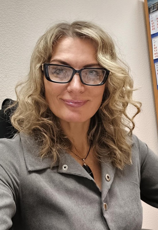 Elena  • 49 • Russie