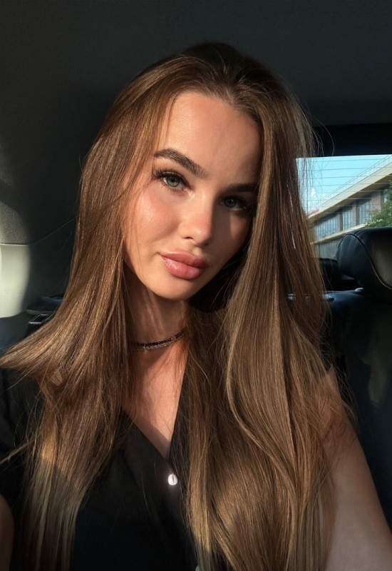 Nadezda • 36 • Russia