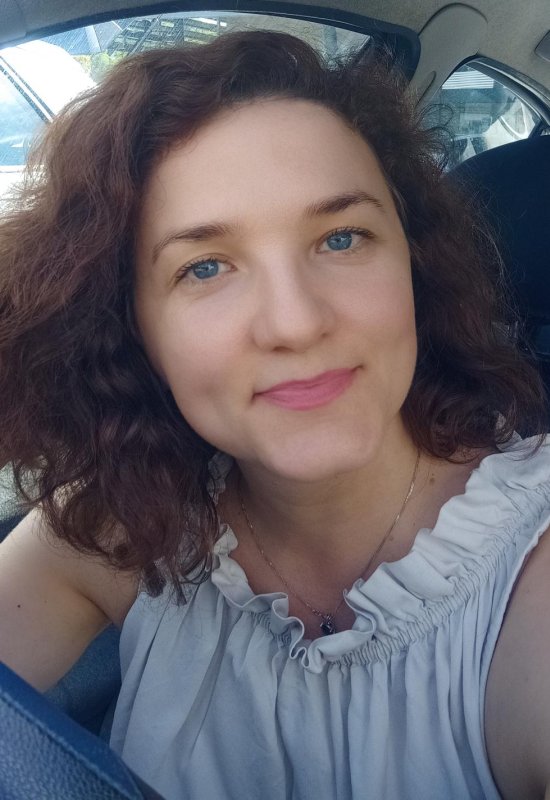 Svetlana • 44 • Belgique
