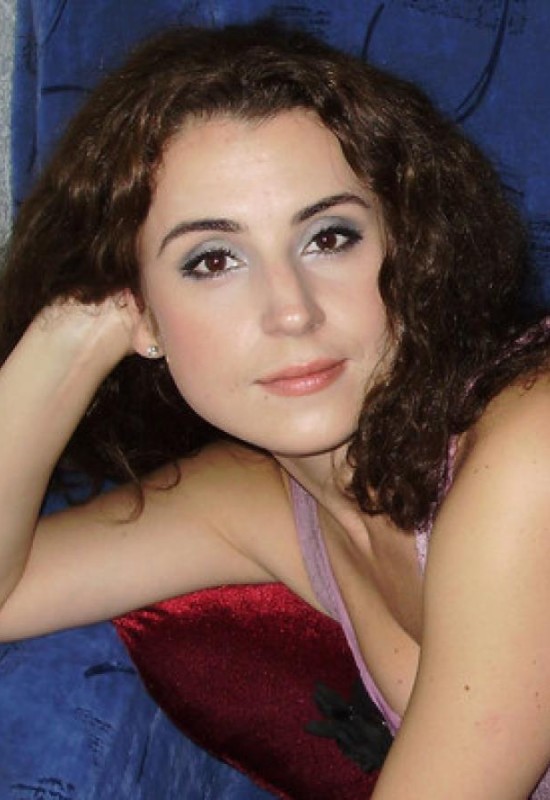 Elena • 39 • Ukraine 🇺🇦