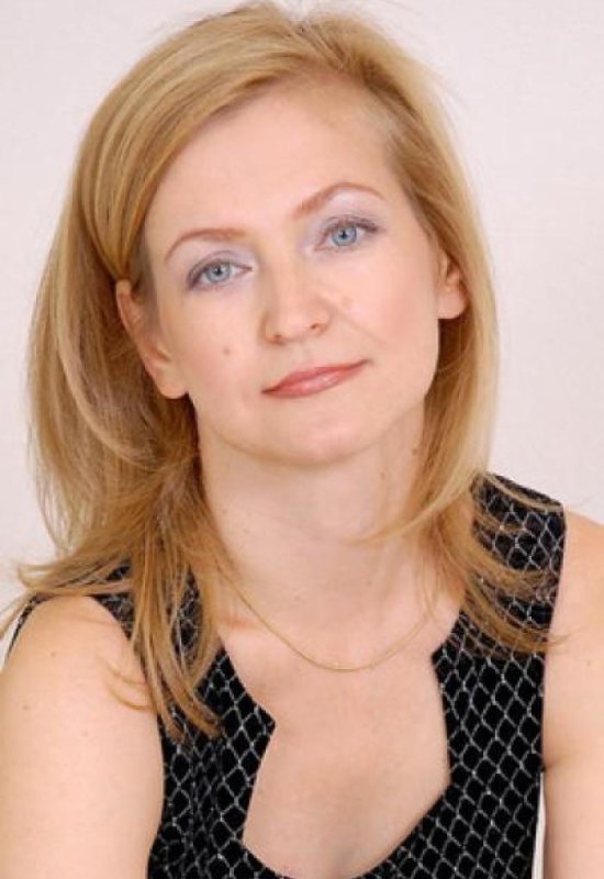 Anna • 61 • Russie