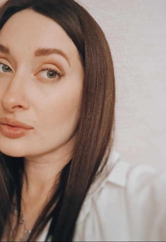 Olga • 37 • Russie