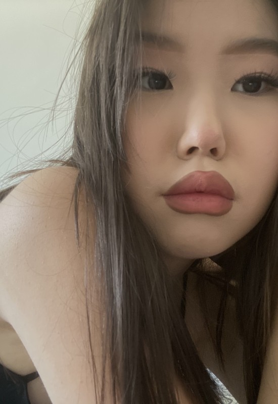 Alina • 21 • Russie