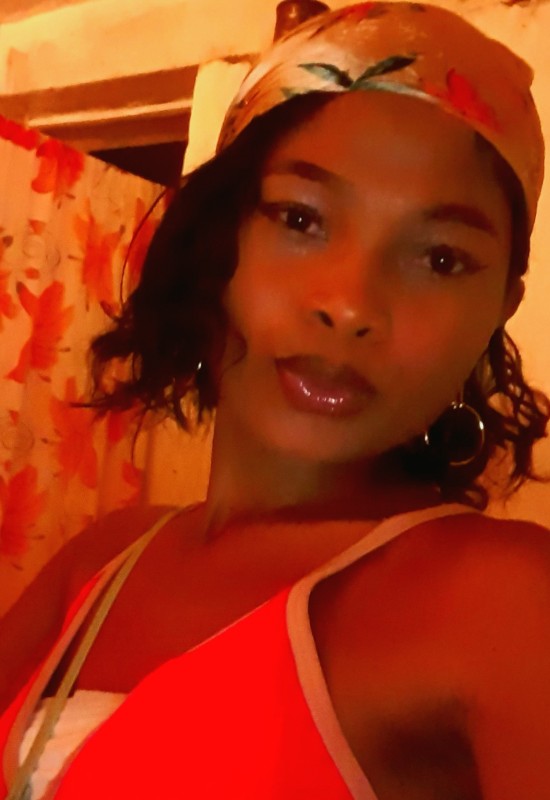 Nanie • 30 • Madagascar