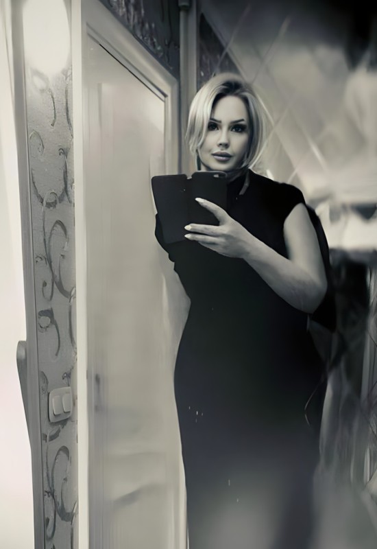 Eva • 48 • Russia