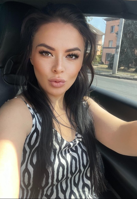 Ilona • 33 • Україна