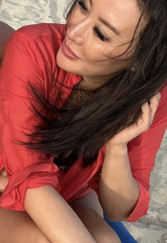 Bella • 47 • Russia