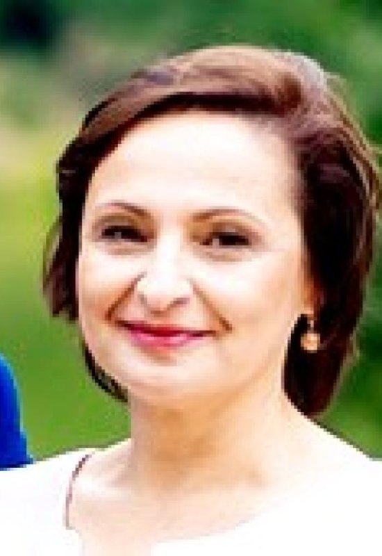 Elena • 59 • Russie
