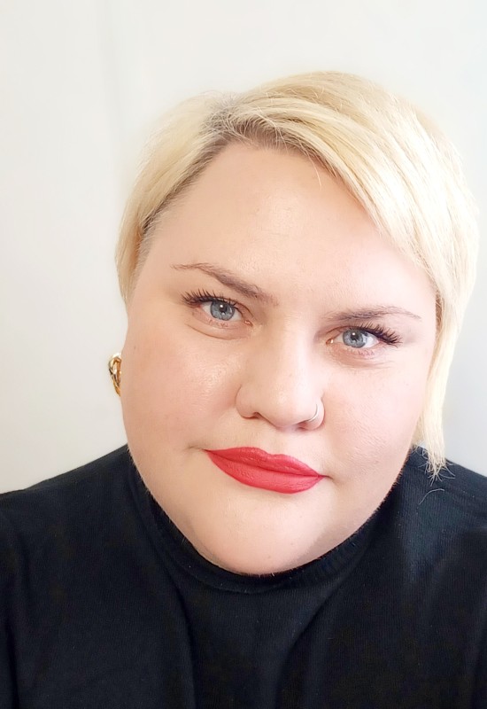 Inna • 42 • Russia