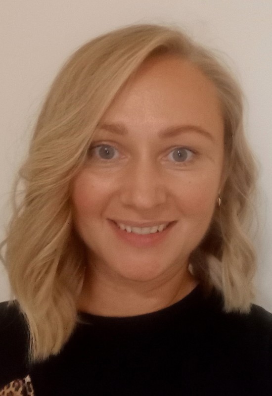 Alex • 40 • Canada