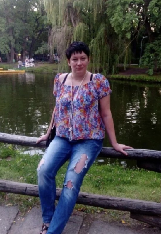 Elena • 48 • Russie