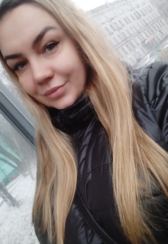 Anna • 36 • Russie