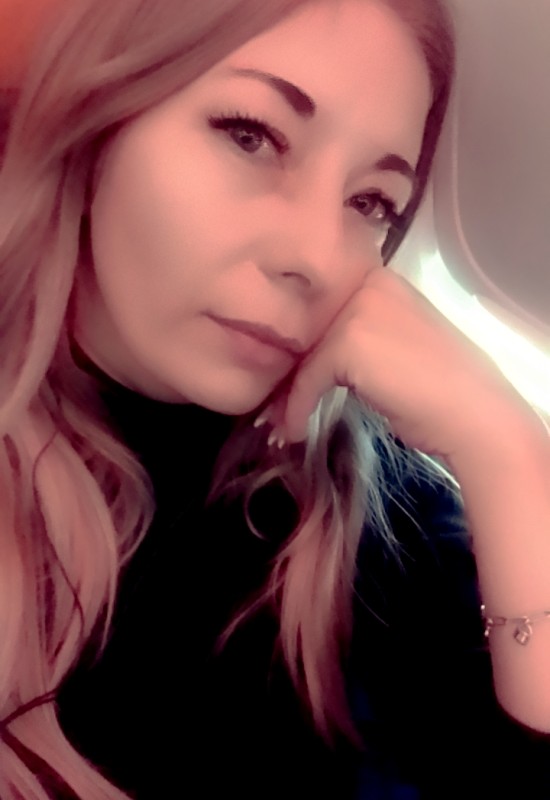 Lana • 40 • Russia