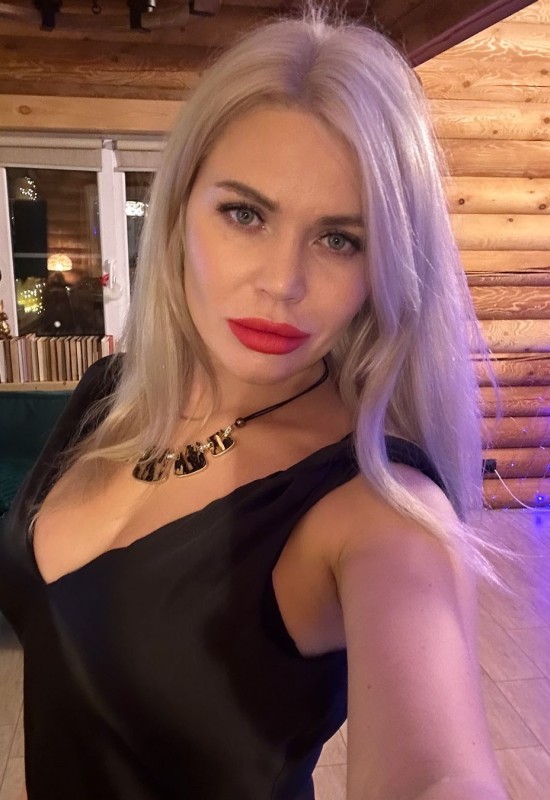 Inna • 44 • Russia