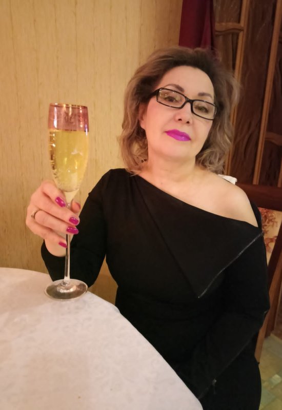 Tatina • 62 • Russie