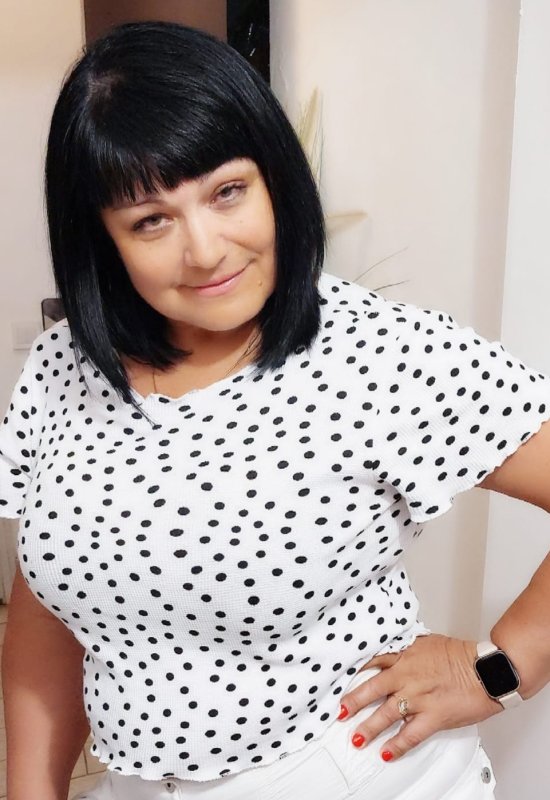 Anna • 61 • Ukraine 🇺🇦